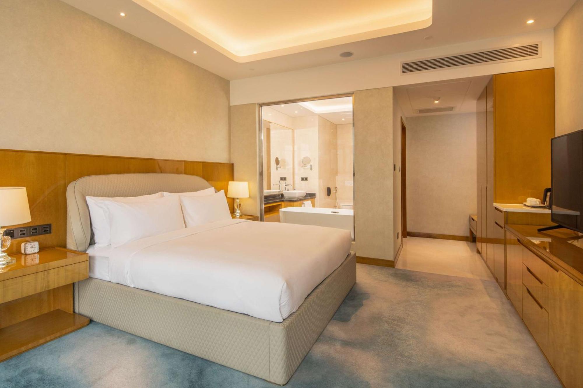 Hilton Brazzaville Les Tours Jumelles Hotel & Residences Dış mekan fotoğraf