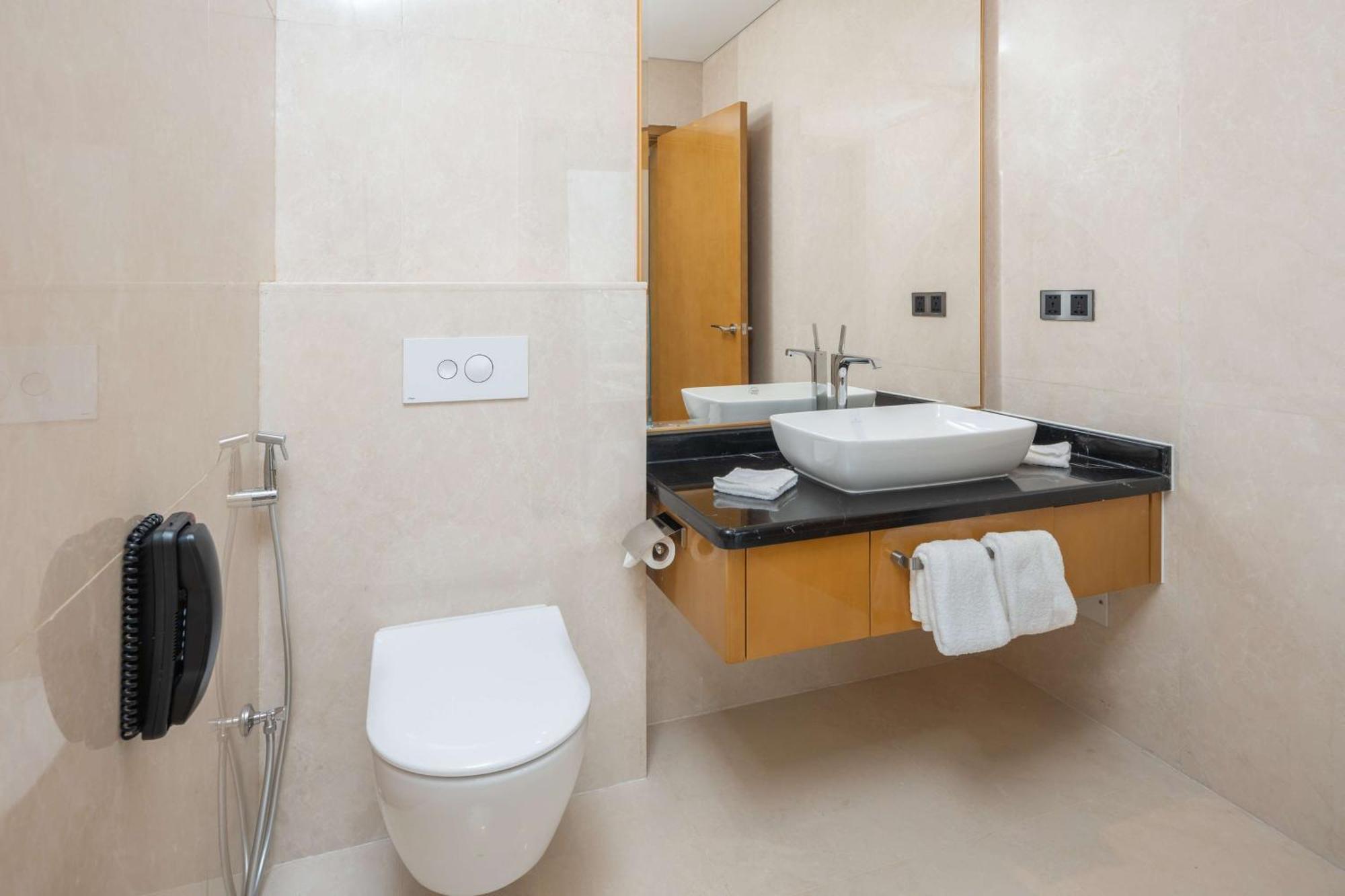 Hilton Brazzaville Les Tours Jumelles Hotel & Residences Dış mekan fotoğraf