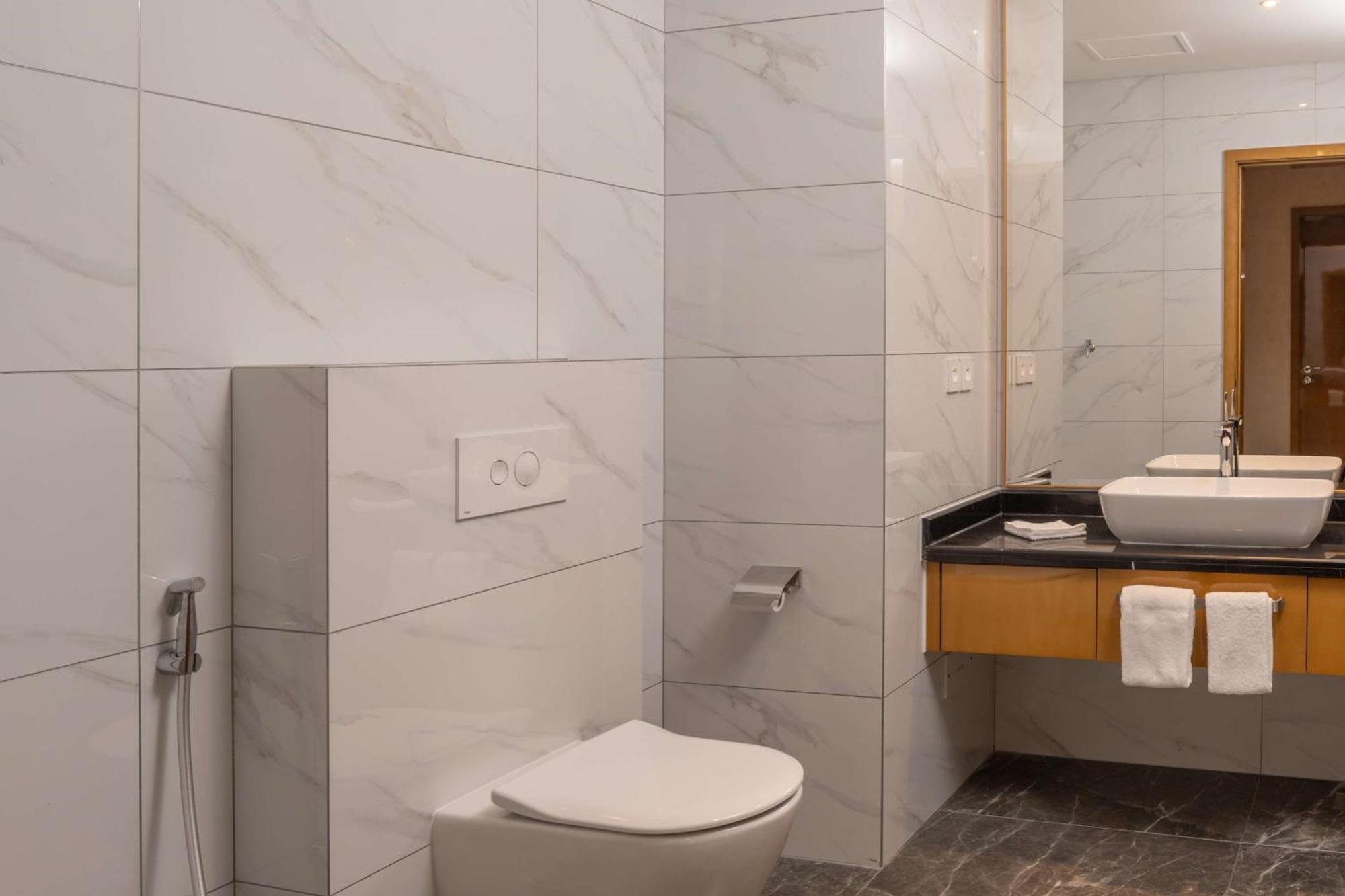 Hilton Brazzaville Les Tours Jumelles Hotel & Residences Dış mekan fotoğraf