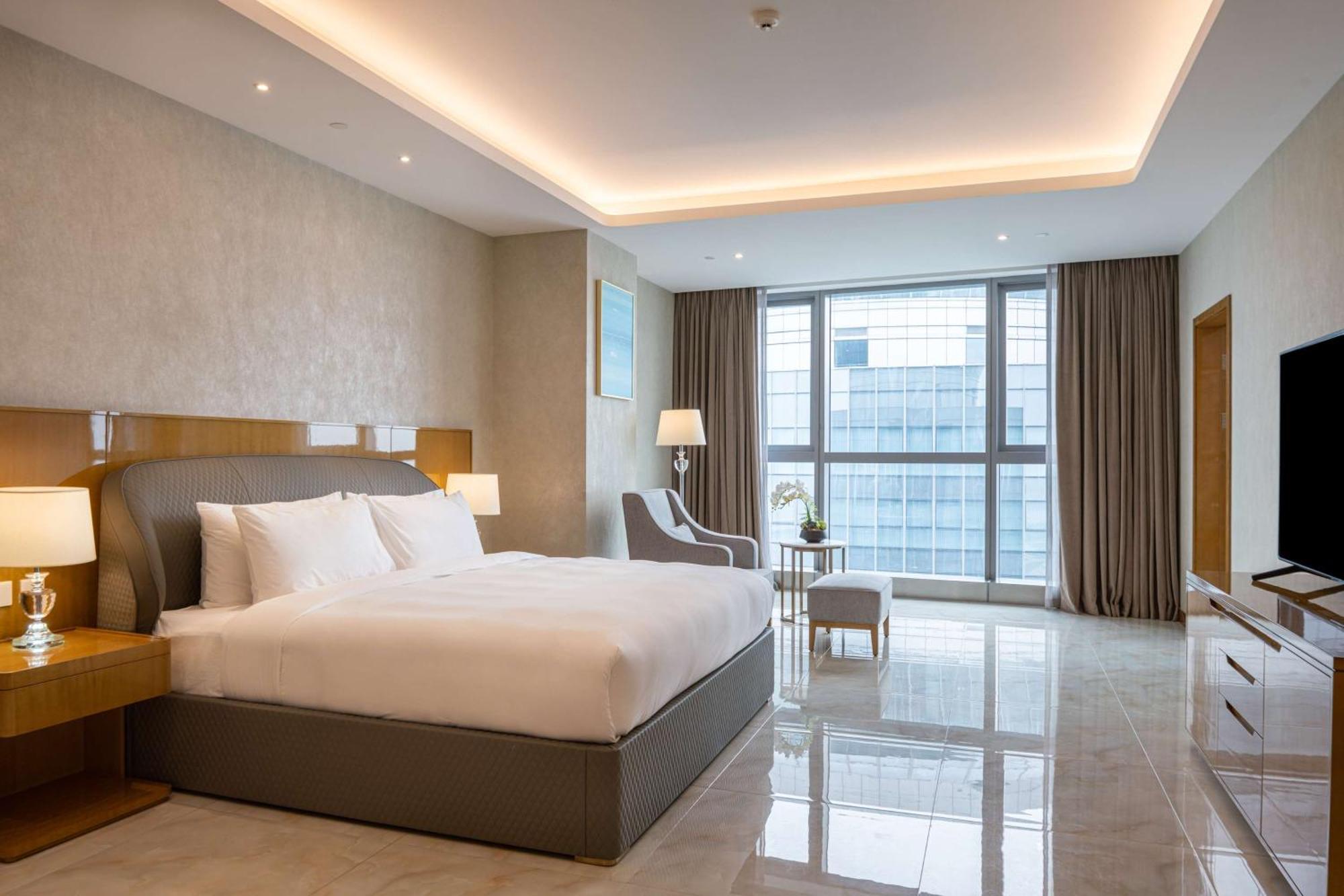 Hilton Brazzaville Les Tours Jumelles Hotel & Residences Dış mekan fotoğraf