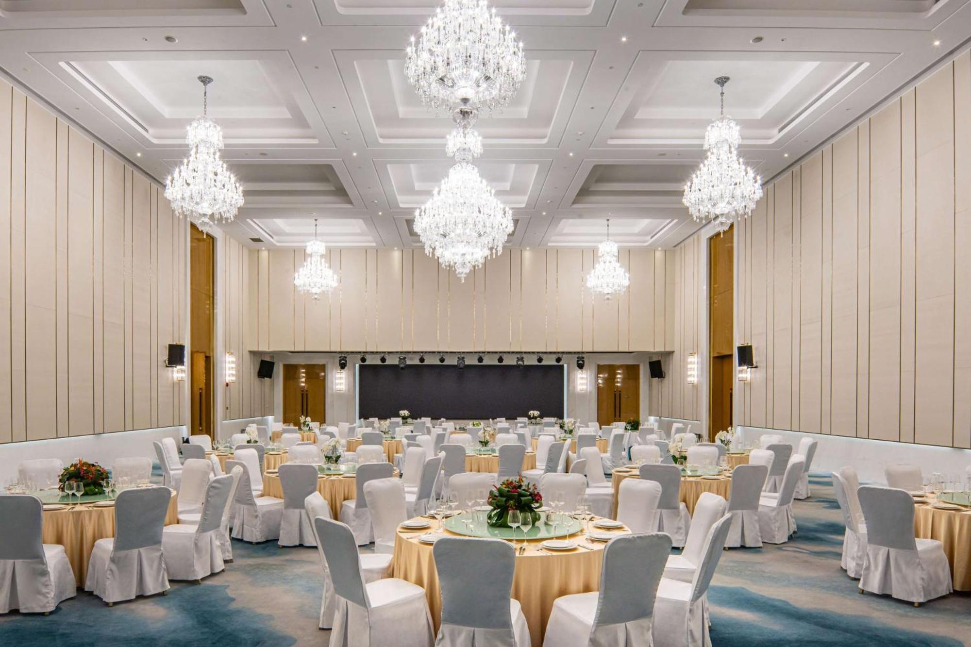 Hilton Brazzaville Les Tours Jumelles Hotel & Residences Dış mekan fotoğraf