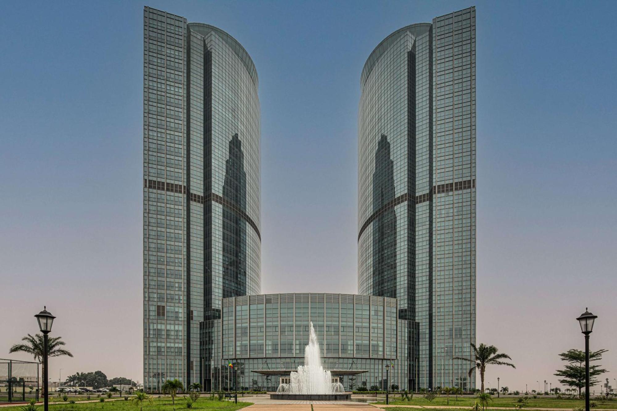 Hilton Brazzaville Les Tours Jumelles Hotel & Residences Dış mekan fotoğraf